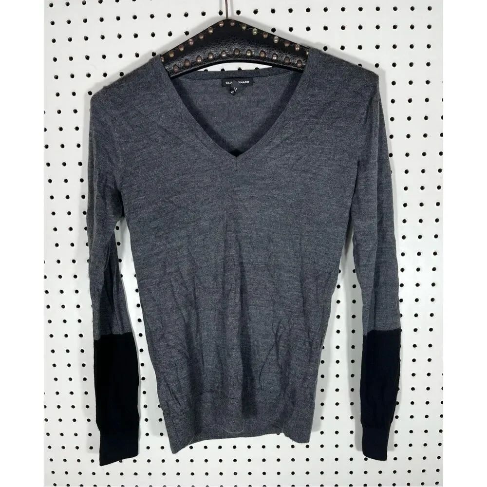 Club Monaco V neck sweater size S